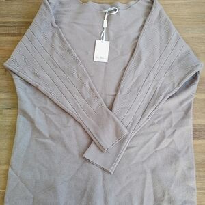 NEW W/ TAGS Women's Size Medium Vila Milano Taupe Sweater 

Smoke Free Home